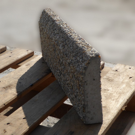 Betónový obrubník vymývaný | 60 × 20 × 5,5 cm | riečny kameň so sivým cementom