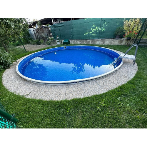 Dlaždice okolo kruhového bazéna - vymývaný betón | R1 | 26,6/32,9 x 45×4 cm | kruh 360–390 cm