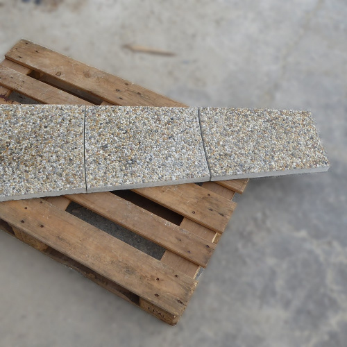 Dlaždice okolo kruhového bazéna - vymývaný betón | R1 | 26,6/32,9 x 45×4 cm | kruh 360–390 cm