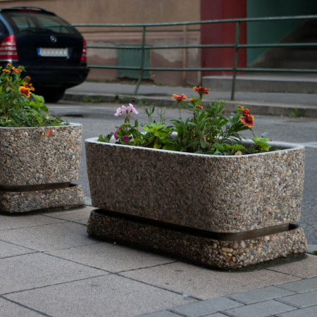 Betónový kvetináč - obdĺžnik veľký| 80 x 40 x výška 34 cm |  riečny kameň so sivým cementom